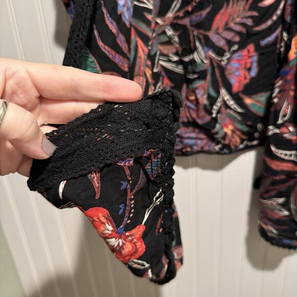 Angie Black Floral Lace Kimono Plus Size 1X - Picture 3 of 5